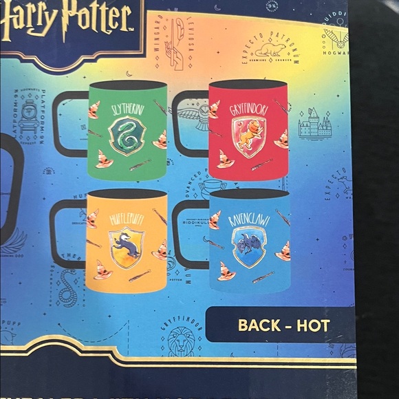 Rae Dunn Harry Potter Hogwarts Mug Color Changing Gryffindor - Picture 2 of 2